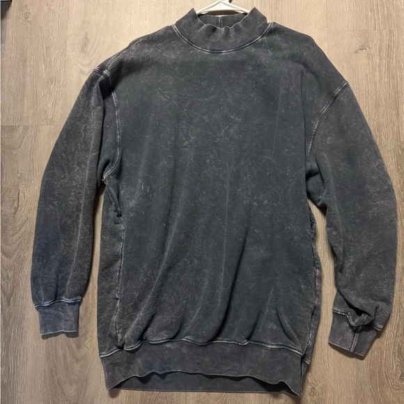 Mock neck sweatshirt - Picture 1 of 3